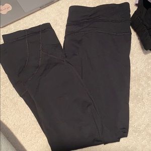 Black lulu-lemon leggings